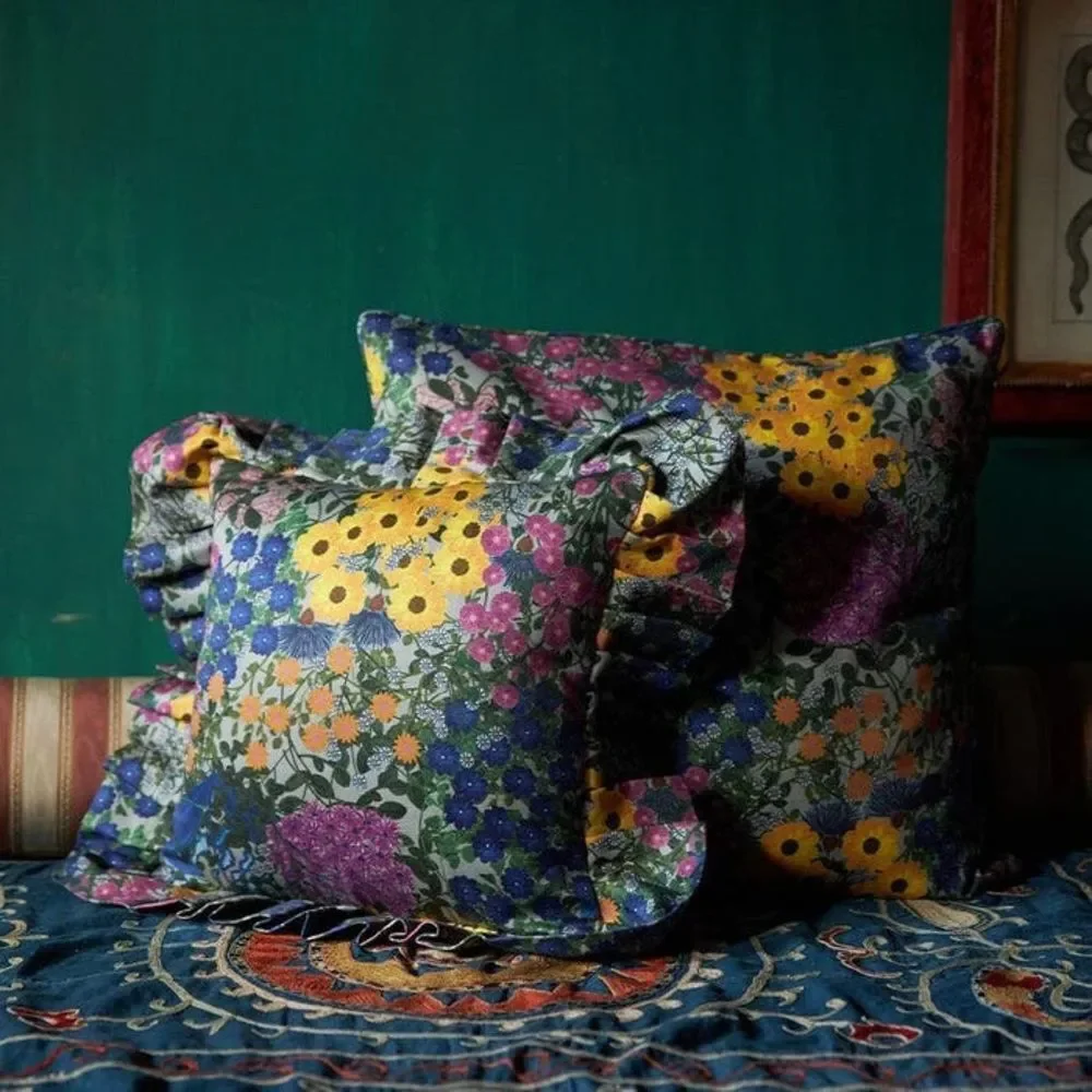 Sophie Williamson Design Ruffled Pillow Cover Pré Fleuri - Cover and Insert